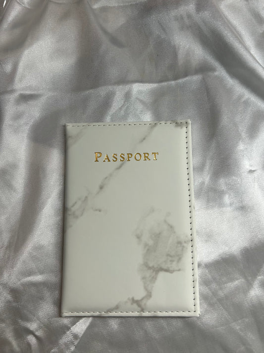 Protège passeport blanc sans personnalisation 🤍